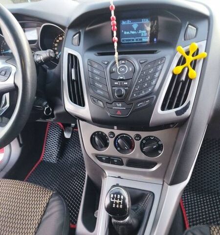 Червоний Форд Фокус, об'ємом двигуна 1.56 л та пробігом 214 тис. км за 7450 $, фото 8 на Automoto.ua