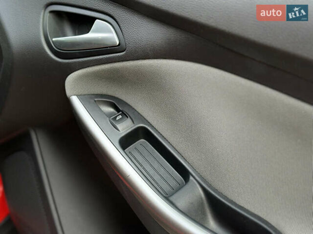 Красный Форд Фокус, объемом двигателя 1.6 л и пробегом 260 тыс. км за 7350 $, фото 55 на Automoto.ua