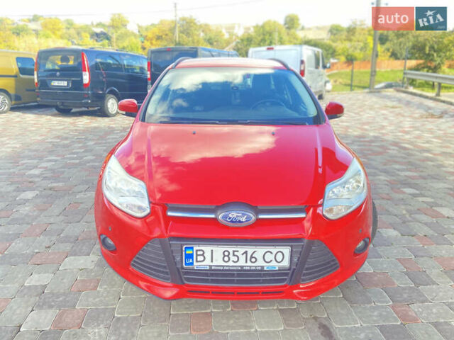 Красный Форд Фокус, объемом двигателя 1.6 л и пробегом 138 тыс. км за 7999 $, фото 2 на Automoto.ua