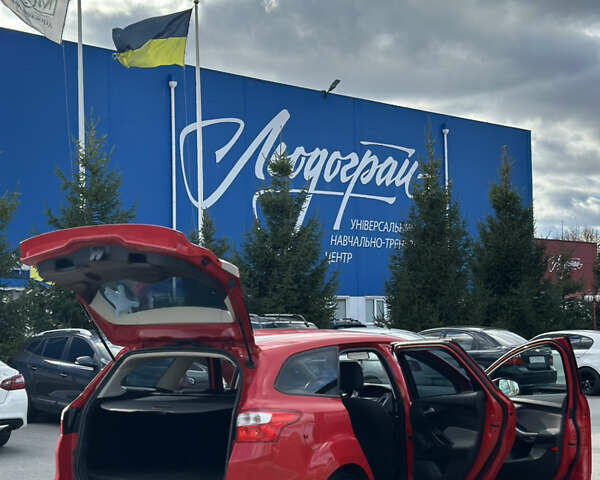 Красный Форд Фокус, объемом двигателя 1.6 л и пробегом 256 тыс. км за 6400 $, фото 12 на Automoto.ua