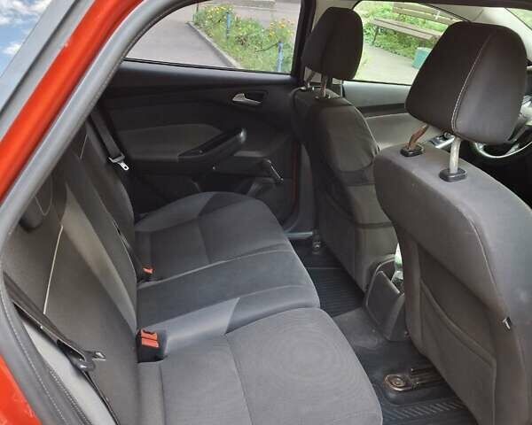 Красный Форд Фокус, объемом двигателя 1.6 л и пробегом 308 тыс. км за 6300 $, фото 12 на Automoto.ua