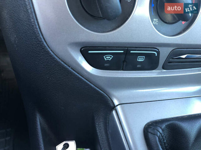 Красный Форд Фокус, объемом двигателя 1.6 л и пробегом 250 тыс. км за 6900 $, фото 7 на Automoto.ua