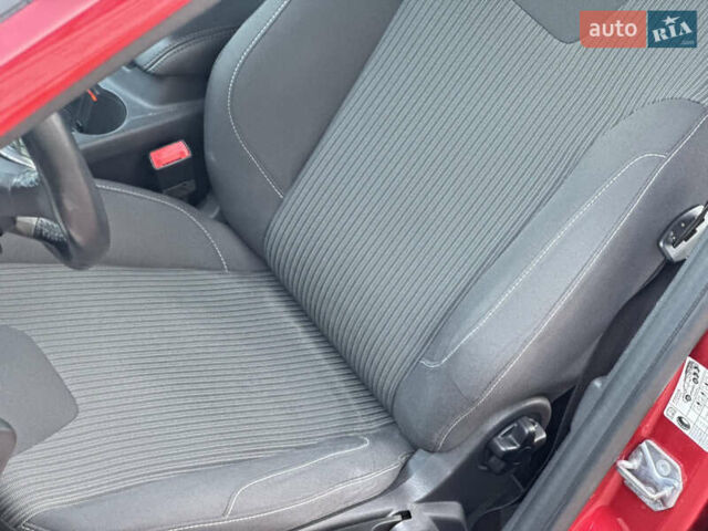 Форд Фокус 2012 в Стрые на Automoto.ua Красный Форд Фокус, объемом двигателя 1.6 л и пробегом 258 тыс. км за 7250 $, фото 102 на Automoto.ua