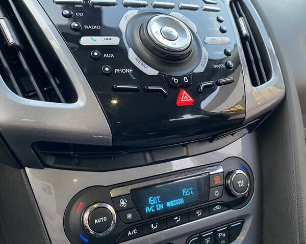 Червоний Форд Фокус, об'ємом двигуна 1.6 л та пробігом 159 тис. км за 6900 $, фото 29 на Automoto.ua