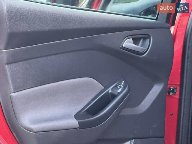 Червоний Форд Фокус, об'ємом двигуна 1.6 л та пробігом 259 тис. км за 7250 $, фото 103 на Automoto.ua