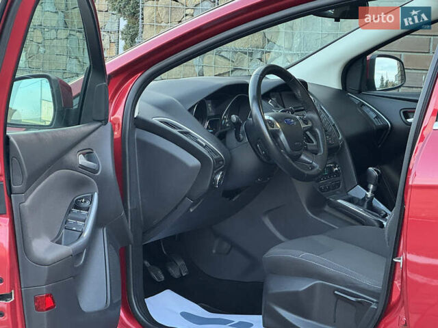 Червоний Форд Фокус, об'ємом двигуна 1.6 л та пробігом 259 тис. км за 7250 $, фото 89 на Automoto.ua