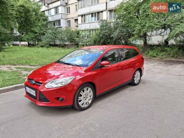 Красный Форд Фокус, объемом двигателя 1.6 л и пробегом 308 тыс. км за 6300 $, фото 1 на Automoto.ua