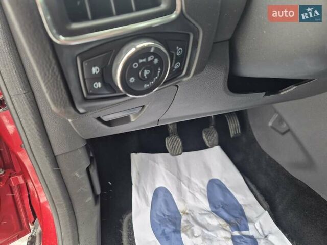 Червоний Форд Фокус, об'ємом двигуна 1.6 л та пробігом 235 тис. км за 6999 $, фото 31 на Automoto.ua