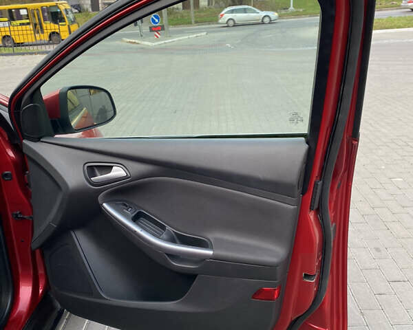 Червоний Форд Фокус, об'ємом двигуна 1.6 л та пробігом 159 тис. км за 6900 $, фото 18 на Automoto.ua