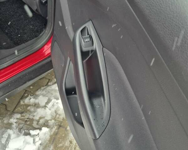 Красный Форд Фокус, объемом двигателя 1.6 л и пробегом 235 тыс. км за 6799 $, фото 48 на Automoto.ua