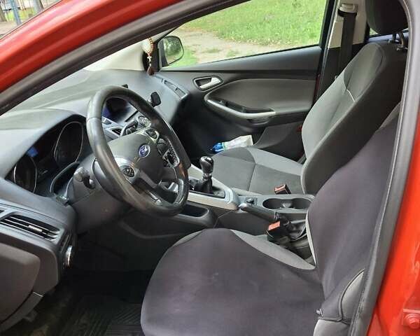 Красный Форд Фокус, объемом двигателя 1.6 л и пробегом 308 тыс. км за 6300 $, фото 14 на Automoto.ua