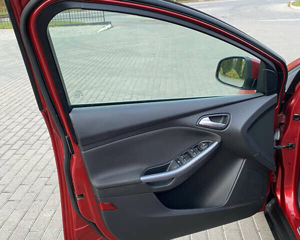 Червоний Форд Фокус, об'ємом двигуна 1.6 л та пробігом 159 тис. км за 6900 $, фото 26 на Automoto.ua