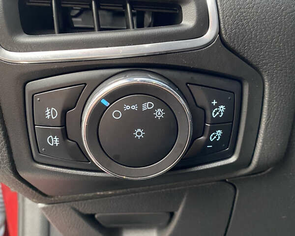 Червоний Форд Фокус, об'ємом двигуна 1.6 л та пробігом 159 тис. км за 6900 $, фото 32 на Automoto.ua