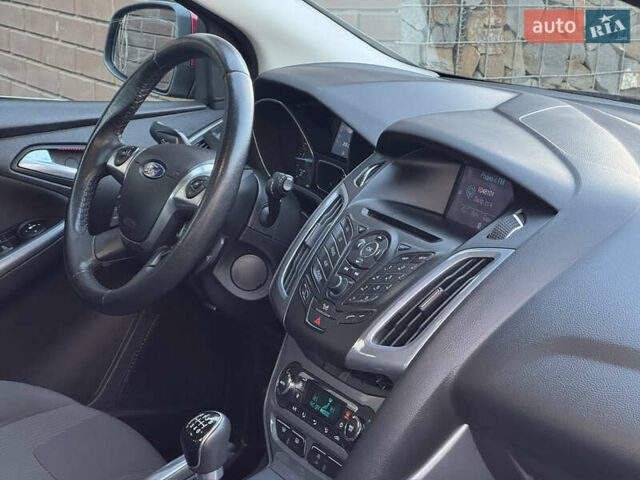 Червоний Форд Фокус, об'ємом двигуна 1.6 л та пробігом 259 тис. км за 7250 $, фото 78 на Automoto.ua