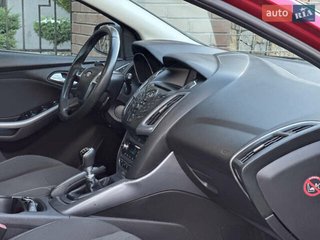 Червоний Форд Фокус, об'ємом двигуна 1.6 л та пробігом 259 тис. км за 7250 $, фото 74 на Automoto.ua