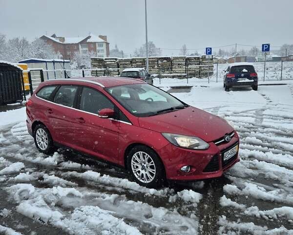 Красный Форд Фокус, объемом двигателя 1.6 л и пробегом 235 тыс. км за 6799 $, фото 1 на Automoto.ua