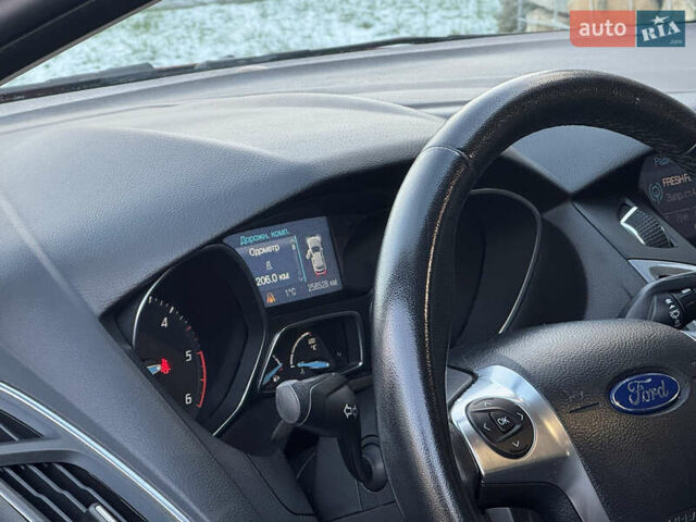 Червоний Форд Фокус, об'ємом двигуна 1.6 л та пробігом 259 тис. км за 7250 $, фото 97 на Automoto.ua