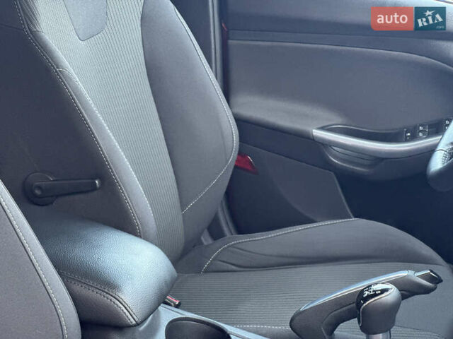 Форд Фокус 2012 в Стрые на Automoto.ua Красный Форд Фокус, объемом двигателя 1.6 л и пробегом 258 тыс. км за 7250 $, фото 80 на Automoto.ua