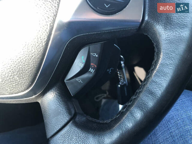 Красный Форд Фокус, объемом двигателя 1.6 л и пробегом 250 тыс. км за 6900 $, фото 6 на Automoto.ua