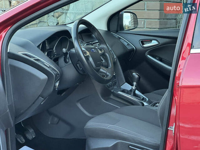 Червоний Форд Фокус, об'ємом двигуна 1.6 л та пробігом 259 тис. км за 7250 $, фото 93 на Automoto.ua