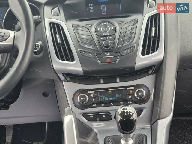 Червоний Форд Фокус, об'ємом двигуна 1.6 л та пробігом 235 тис. км за 6999 $, фото 55 на Automoto.ua