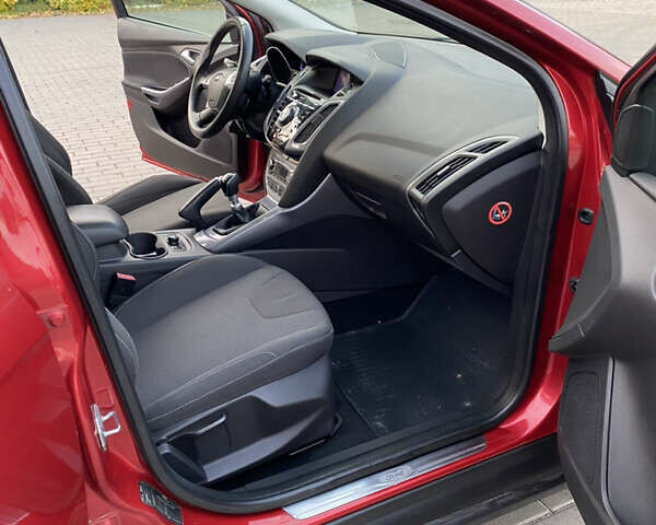 Червоний Форд Фокус, об'ємом двигуна 1.6 л та пробігом 159 тис. км за 6900 $, фото 19 на Automoto.ua