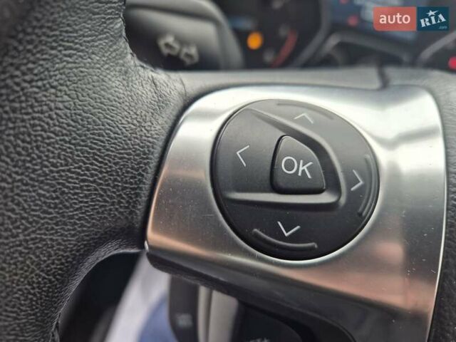 Червоний Форд Фокус, об'ємом двигуна 1.6 л та пробігом 235 тис. км за 6999 $, фото 35 на Automoto.ua