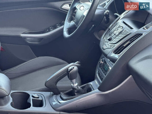 Форд Фокус 2012 в Стрые на Automoto.ua Красный Форд Фокус, объемом двигателя 1.6 л и пробегом 258 тыс. км за 7250 $, фото 74 на Automoto.ua