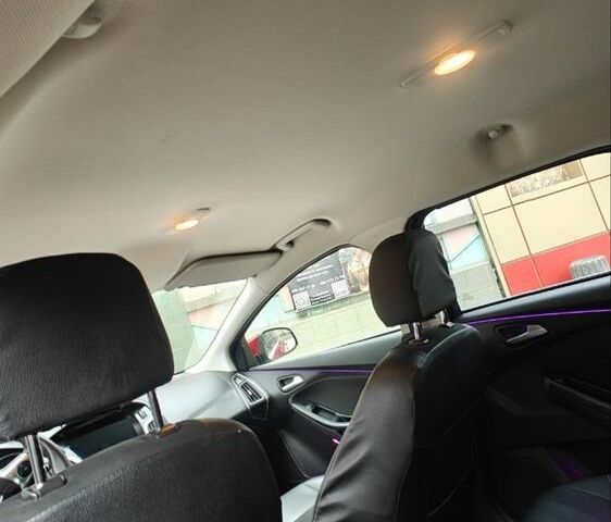 Червоний Форд Фокус, об'ємом двигуна 1.6 л та пробігом 26 тис. км за 13000 $, фото 15 на Automoto.ua