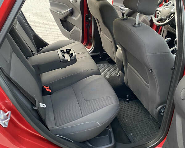 Червоний Форд Фокус, об'ємом двигуна 1.6 л та пробігом 159 тис. км за 6900 $, фото 17 на Automoto.ua