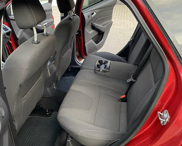 Червоний Форд Фокус, об'ємом двигуна 1.6 л та пробігом 159 тис. км за 6900 $, фото 24 на Automoto.ua