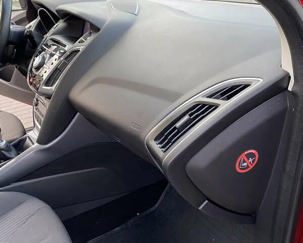 Червоний Форд Фокус, об'ємом двигуна 1.6 л та пробігом 159 тис. км за 6900 $, фото 22 на Automoto.ua