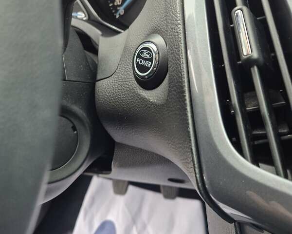 Червоний Форд Фокус, об'ємом двигуна 1.6 л та пробігом 235 тис. км за 6999 $, фото 41 на Automoto.ua