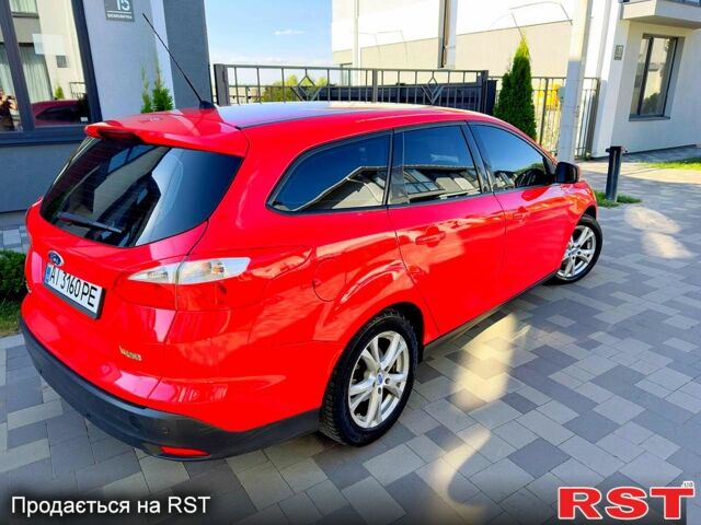 Красный Форд Фокус, объемом двигателя 1.6 л и пробегом 235 тыс. км за 4999 $, фото 1 на Automoto.ua