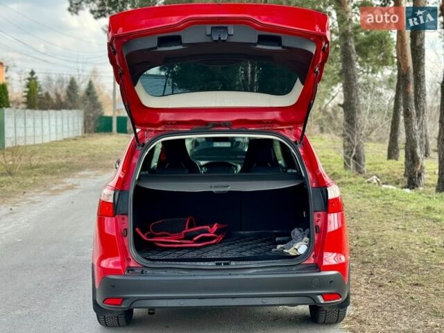 Красный Форд Фокус, объемом двигателя 1.6 л и пробегом 221 тыс. км за 5700 $, фото 7 на Automoto.ua