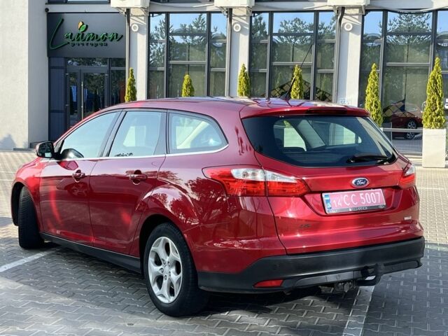 Красный Форд Фокус, объемом двигателя 1.6 л и пробегом 260 тыс. км за 8800 $, фото 3 на Automoto.ua