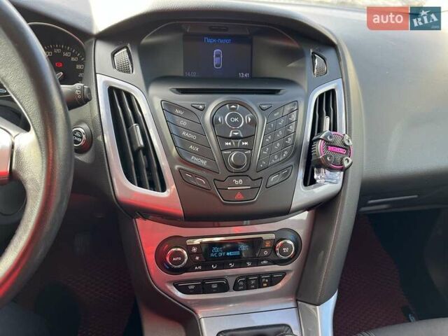 Червоний Форд Фокус, об'ємом двигуна 1.6 л та пробігом 228 тис. км за 8600 $, фото 63 на Automoto.ua