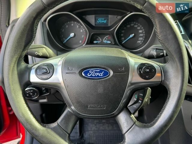 Красный Форд Фокус, объемом двигателя 1.6 л и пробегом 221 тыс. км за 5700 $, фото 13 на Automoto.ua