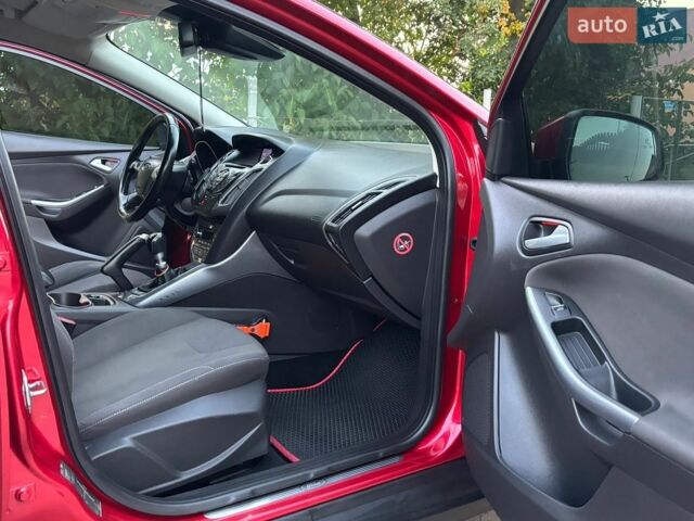 Красный Форд Фокус, объемом двигателя 1.56 л и пробегом 268 тыс. км за 8500 $, фото 24 на Automoto.ua