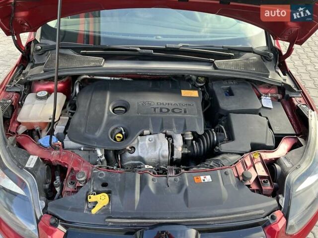 Червоний Форд Фокус, об'ємом двигуна 1.6 л та пробігом 228 тис. км за 8600 $, фото 50 на Automoto.ua