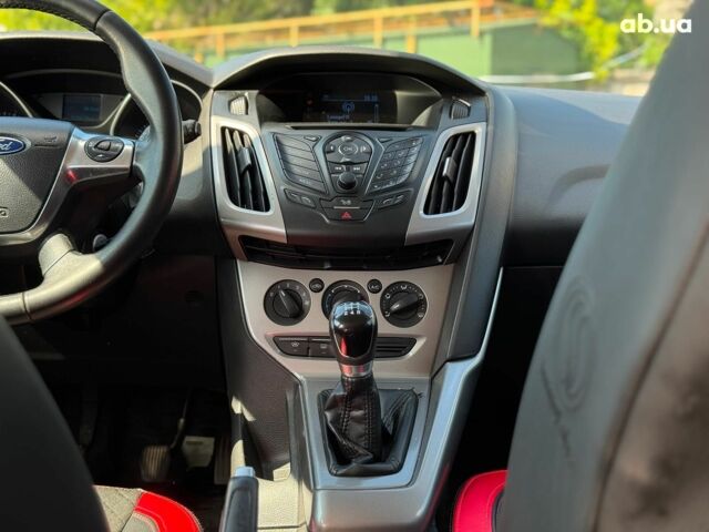 Червоний Форд Фокус, об'ємом двигуна 1.6 л та пробігом 271 тис. км за 7690 $, фото 38 на Automoto.ua