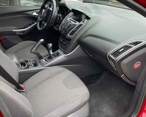 Красный Форд Фокус, объемом двигателя 1.6 л и пробегом 215 тыс. км за 8500 $, фото 19 на Automoto.ua
