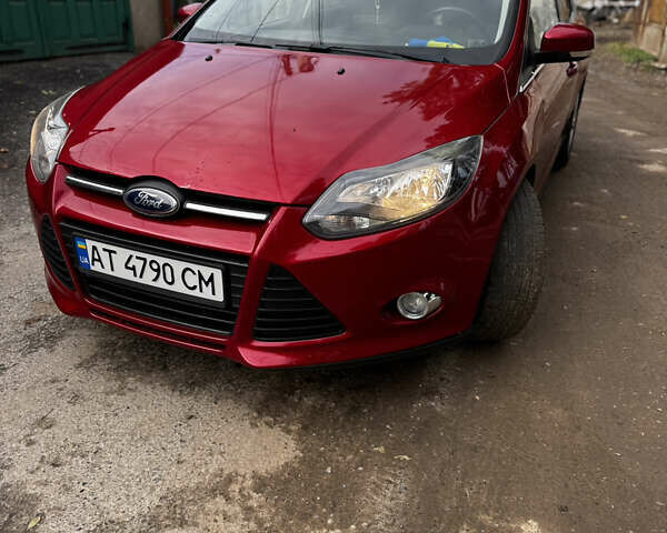 Красный Форд Фокус, объемом двигателя 1.6 л и пробегом 213 тыс. км за 6900 $, фото 2 на Automoto.ua
