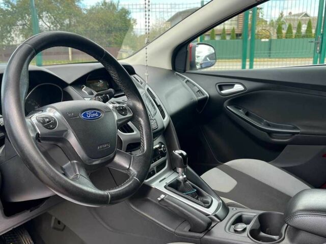 Червоний Форд Фокус, об'ємом двигуна 1.6 л та пробігом 213 тис. км за 7500 $, фото 7 на Automoto.ua