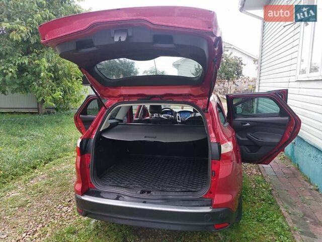 Красный Форд Фокус, объемом двигателя 1.56 л и пробегом 232 тыс. км за 6200 $, фото 12 на Automoto.ua
