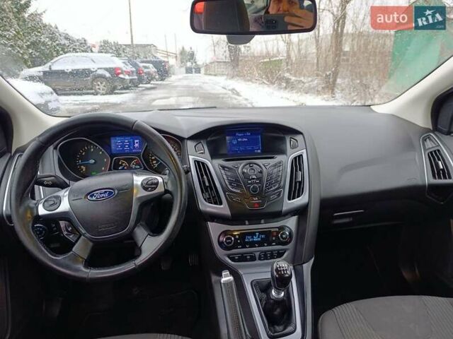 Красный Форд Фокус, объемом двигателя 1.6 л и пробегом 263 тыс. км за 6499 $, фото 9 на Automoto.ua