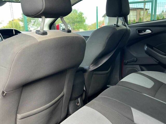 Червоний Форд Фокус, об'ємом двигуна 1.6 л та пробігом 213 тис. км за 7500 $, фото 21 на Automoto.ua