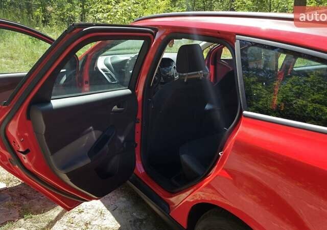 Красный Форд Фокус, объемом двигателя 1.6 л и пробегом 307 тыс. км за 7500 $, фото 11 на Automoto.ua