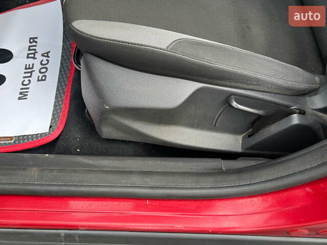 Червоний Форд Фокус, об'ємом двигуна 1.56 л та пробігом 213 тис. км за 7500 $, фото 19 на Automoto.ua