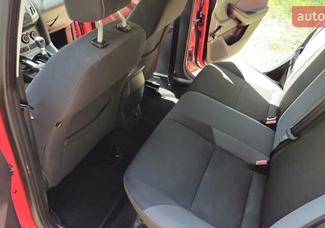 Красный Форд Фокус, объемом двигателя 1.6 л и пробегом 307 тыс. км за 7500 $, фото 17 на Automoto.ua